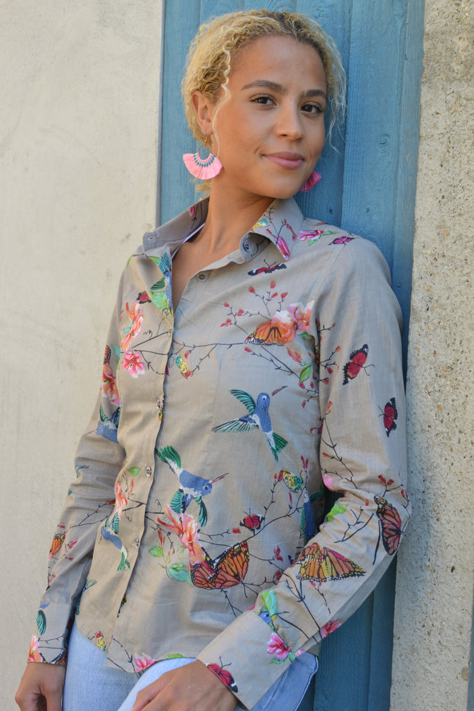 Fitted Hummingbird shirt.