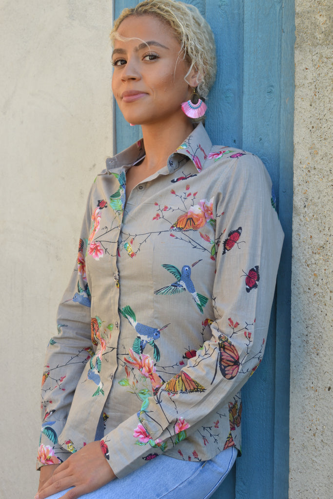 Fitted Hummingbird shirt.
